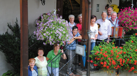 Unterhaltung f&#00252;r die Senioren im Heim.